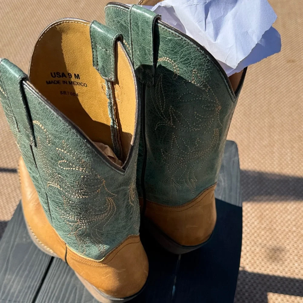 sterling River Green and buckskin Heeled Boots size9. Heavy duty boot. - Picture 6 of 9